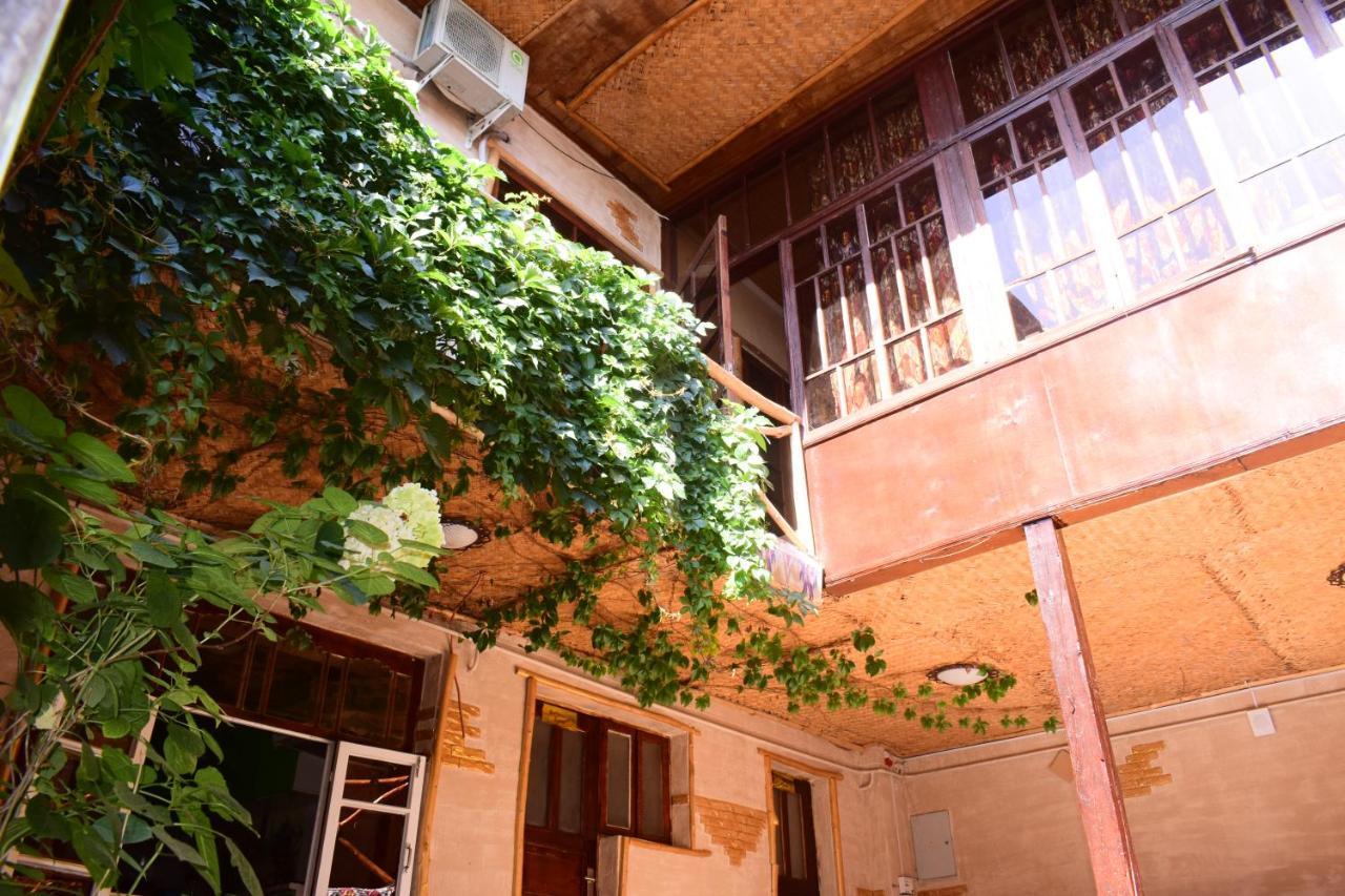 Hotel Registon Zargaron Samarkand Bagian luar foto