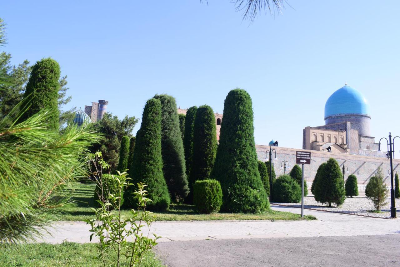 Hotel Registon Zargaron Samarkand Bagian luar foto