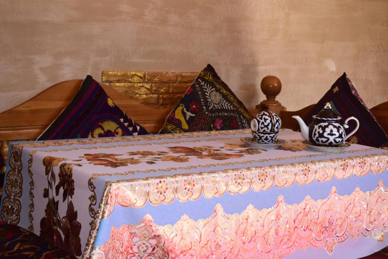 Hotel Registon Zargaron Samarkand Bagian luar foto