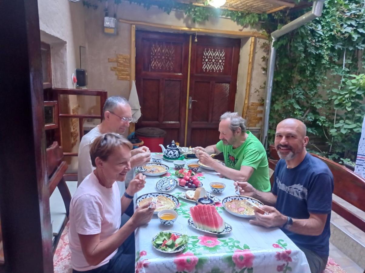 Hotel Registon Zargaron Samarkand Bagian luar foto