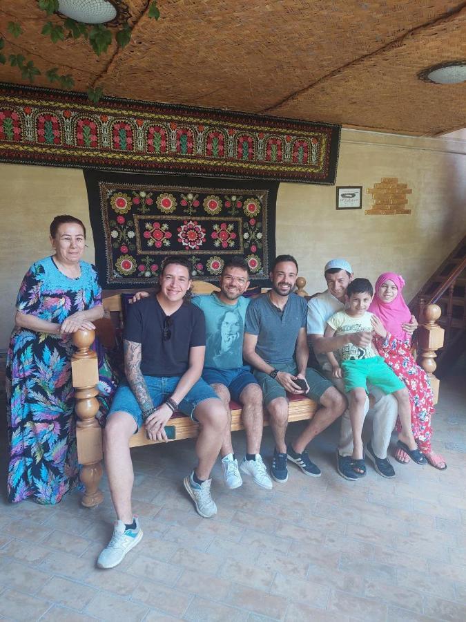 Hotel Registon Zargaron Samarkand Bagian luar foto