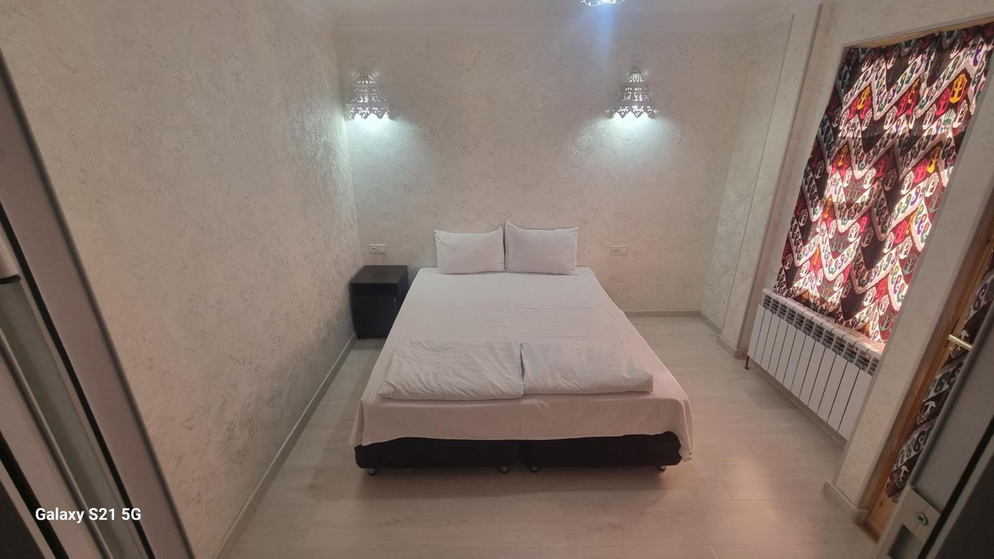 Hotel Registon Zargaron Samarkand Bagian luar foto