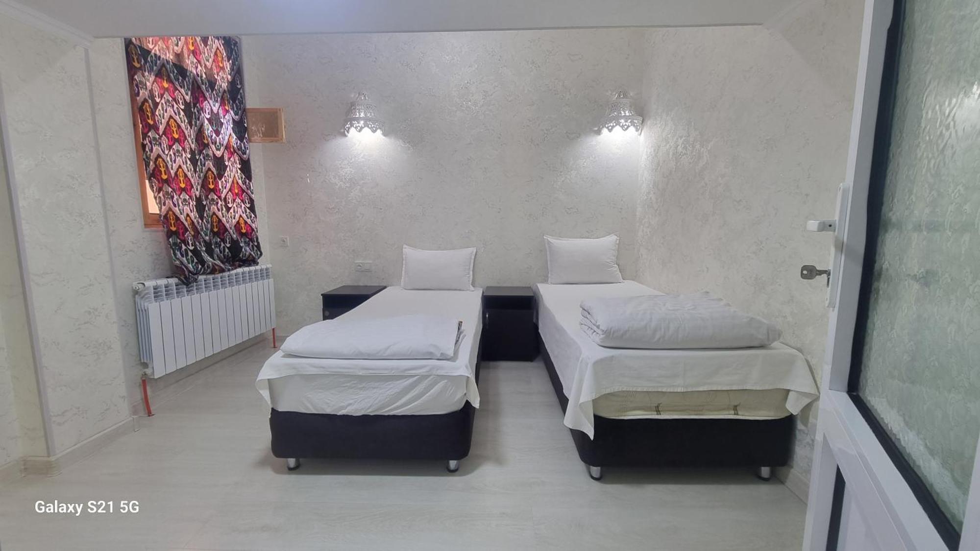 Hotel Registon Zargaron Samarkand Bagian luar foto